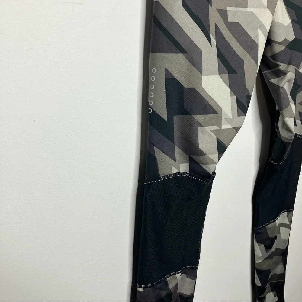 Nike power racer geo groove printed running tights size XS‎